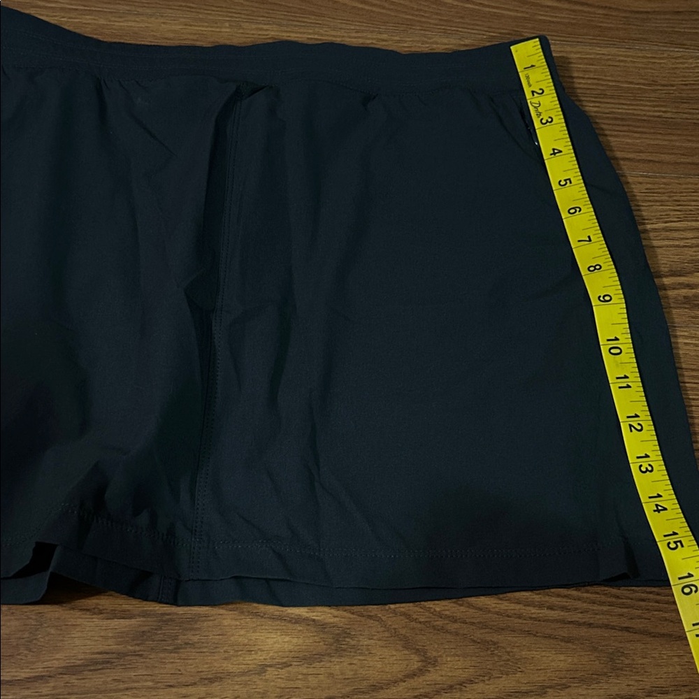 Kuhl FreeFlex Black Athletic Stretch Waisted Zip‎ Pocket Mid Thigh Length SZ L - Picture 4 of 6